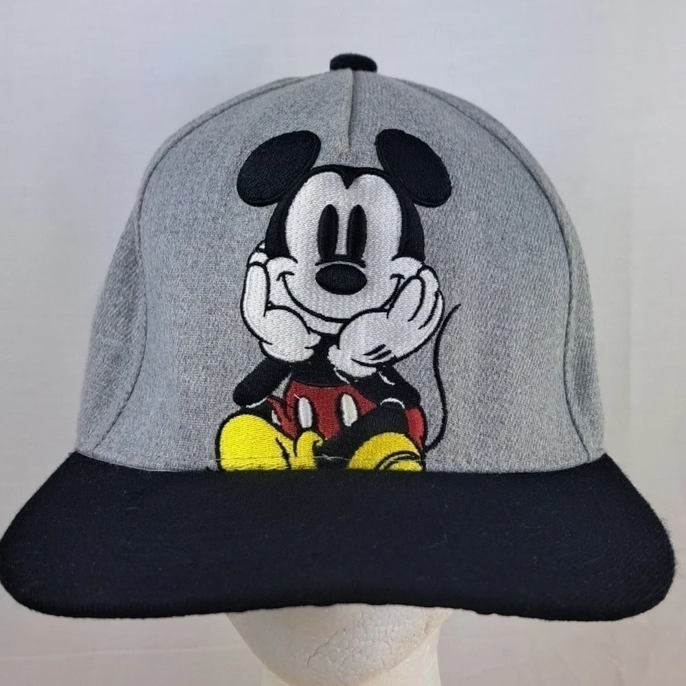 Disney's Mickey Mouse raised embroidered character gray & white snapback hat